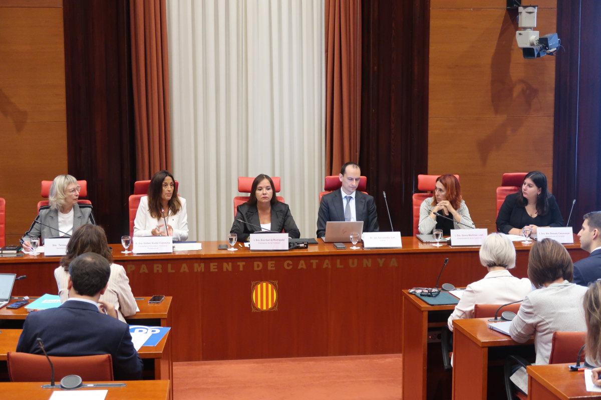 El PP pide a Niubó que priorice la inversión y el aprendizaje y abandone la ideología y el adoctrinamiento