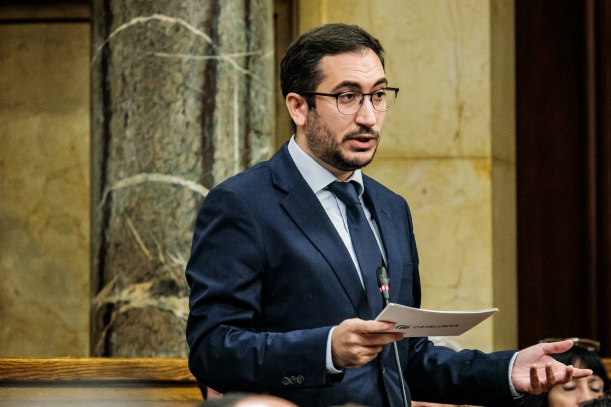 El PP pide revertir la decadencia educativa en Cataluña con inversión, contrataciones y recuperación de materias STEM