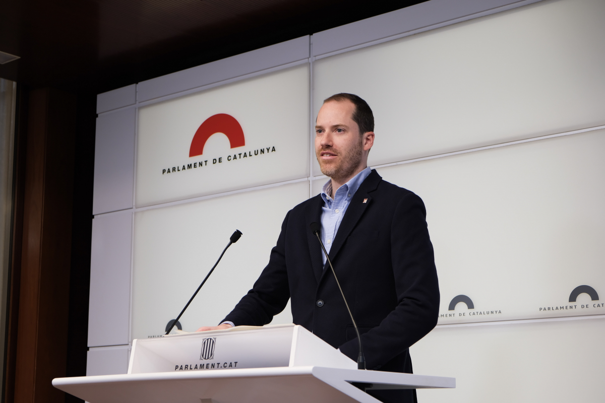 Juan Fernández: “El fomento del catalán se hace desde la normalidad y la centralidad y no desde la imposición de una dictadura lingüística”