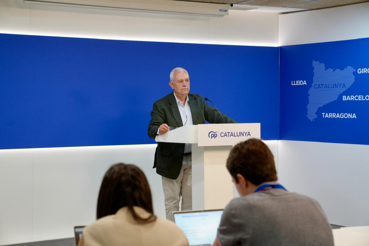 El PP de Cataluña reclama que Sánchez e Illa dejen de utilizar el catalán para alcanzar objetivos políticos