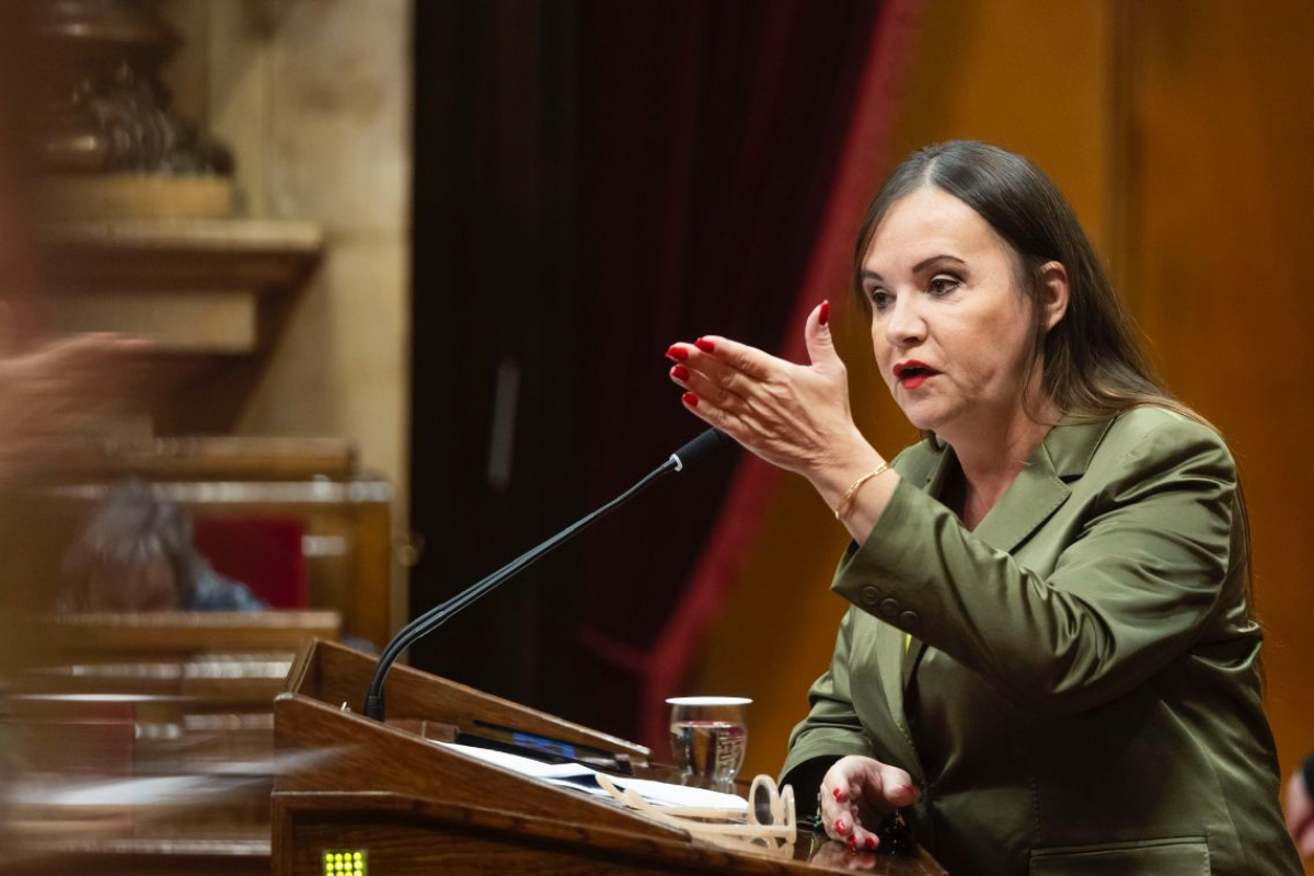 Eva García acusa al PSC de “amenazar la libertad educativa y marginar a la escuela concertada por criterios ideológicos y sectarios”