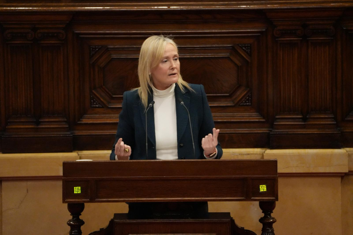 Ángeles Esteller  pide una regulación moderna del taxi y las VTC que aumente la oferta de movilidad y ponga al ciudadano en el centro