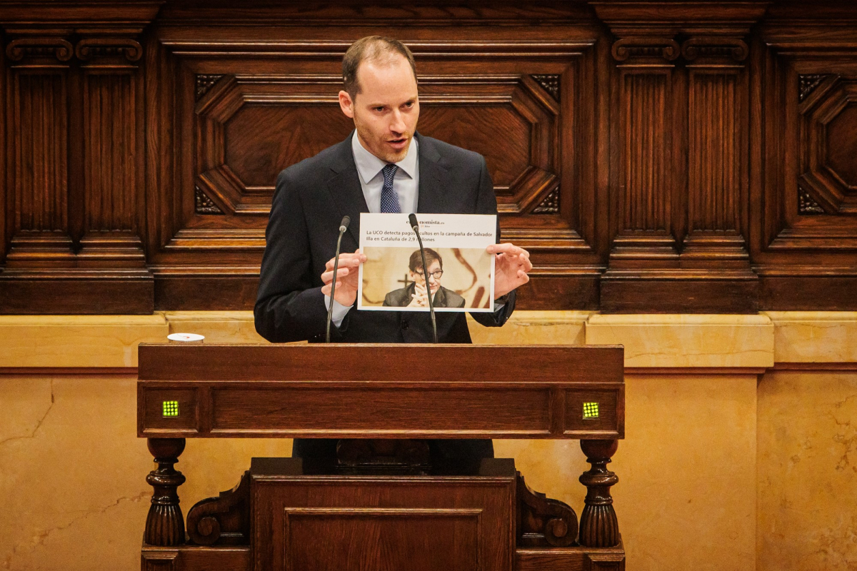 Juan Fernández: “Illa, cada vez más cercado por los escándalos del sanchismo: silencio en lugar de respuestas”