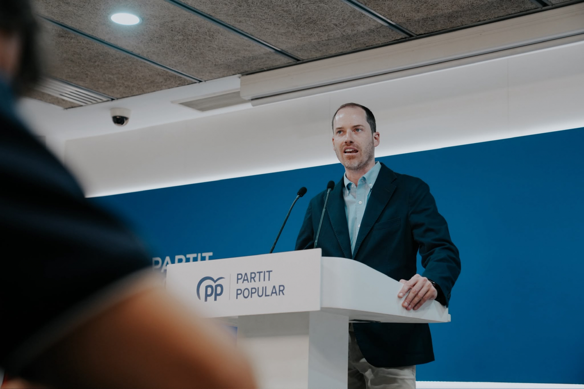 Juan Fernández: “Pedro Sánchez no solo es el líder de una trama al servicio de la corrupción de su partido, sino que es un político negligente”